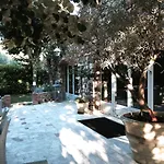 Le Relais Des Chartreuses 4*