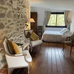 Le Relais Des Chartreuses Hotell 4*