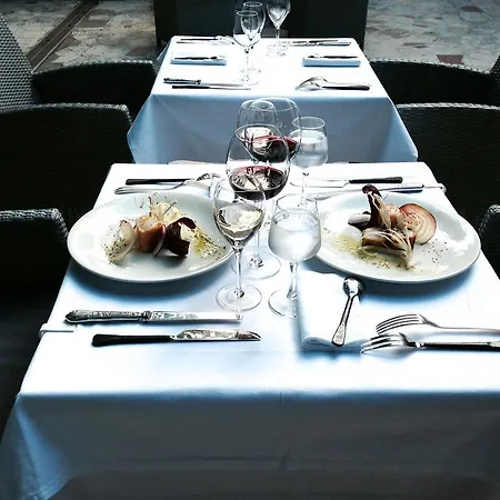 Le Relais Des Chartreuses 4* Le Boulou