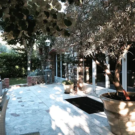 Le Relais Des Chartreuses 4*