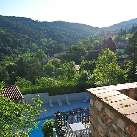 Le Relais Des Chartreuses 4*
